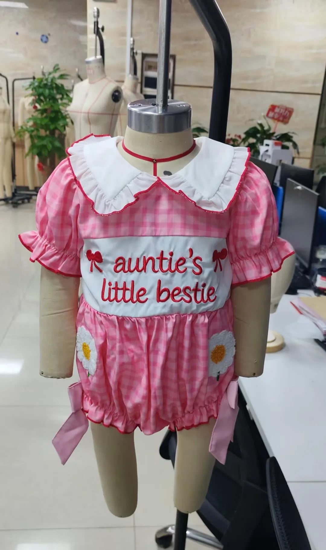 Baby Clothing Girls Short Sleeve Romper Letter Embroidery Plaid Doll Collar Bodysuit with Bow Newborn Clothes